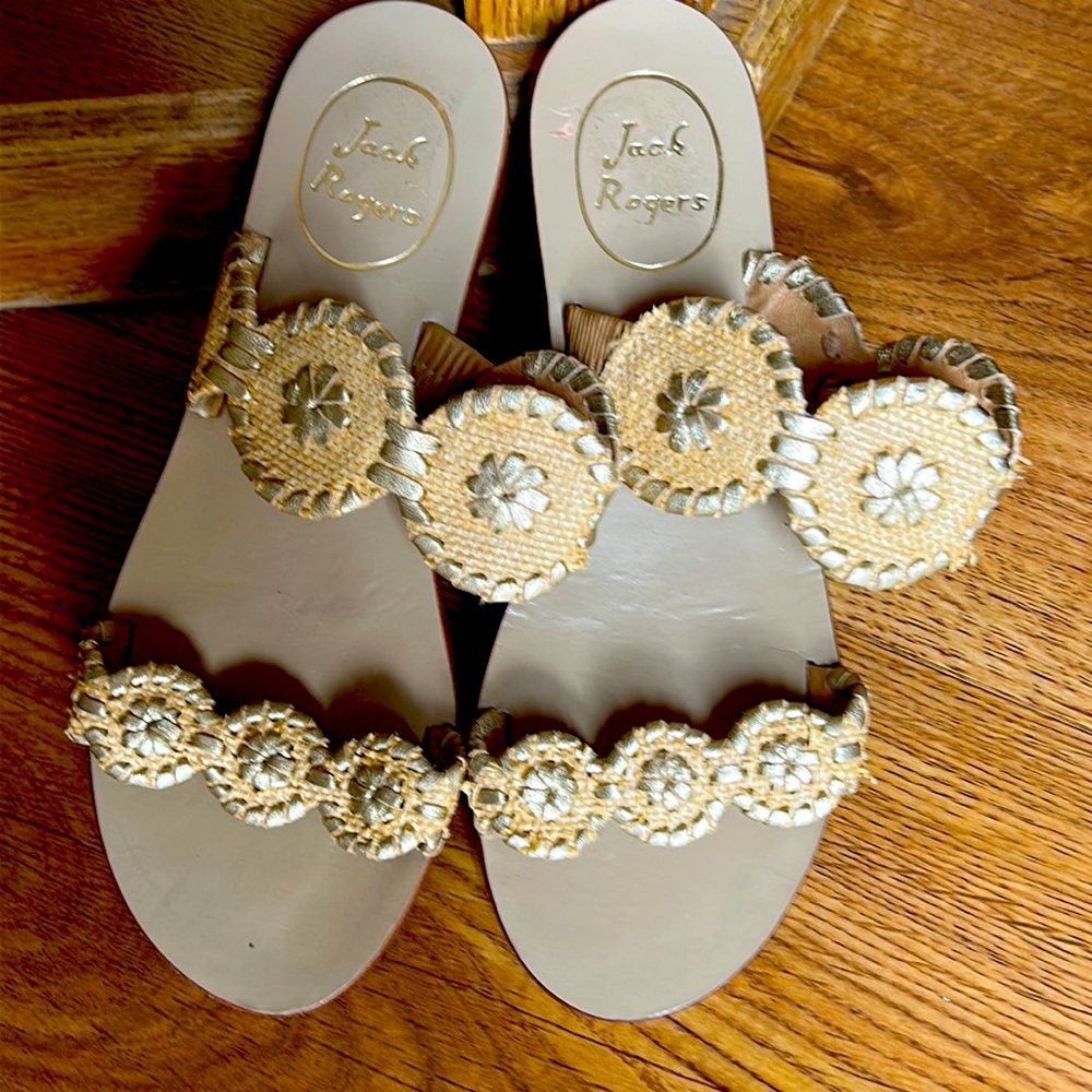 Never worn, Jack Rogers gold and cream linen Lauren sandal!